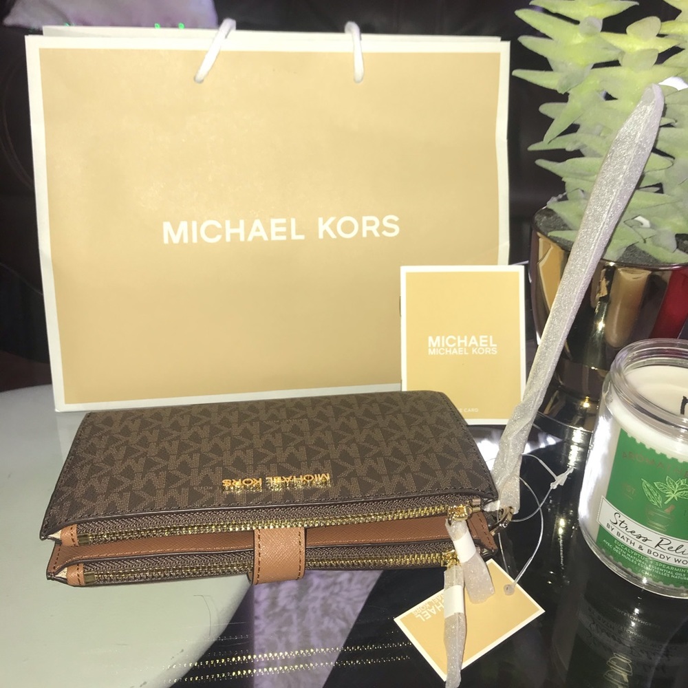 Michael Kors wristlet